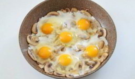 яичница с грибами