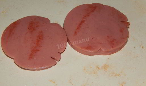 яичница с колбасой