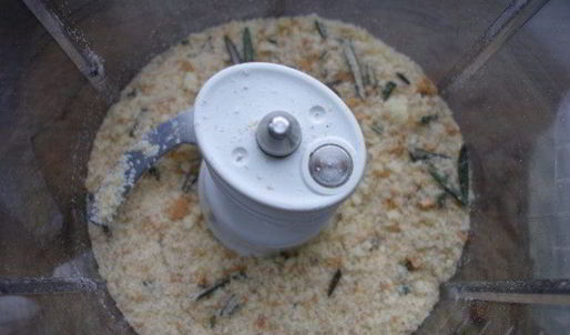 яичница со шпинатом и розмариновыми сухариками