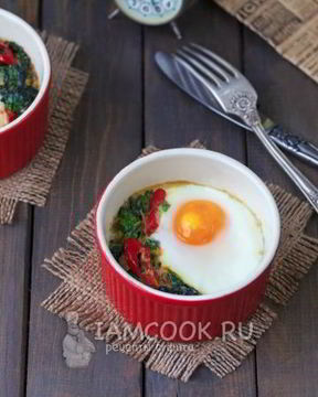 Яичница со шпинатом