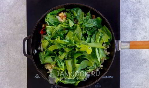 яичница со шпинатом