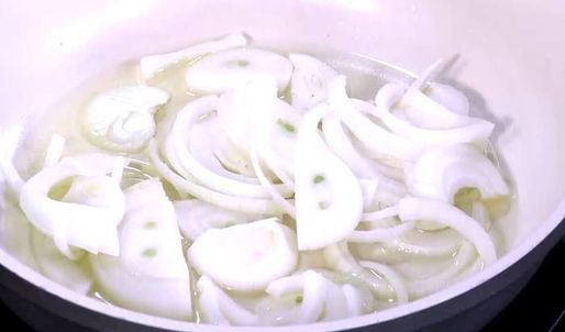 яичница со сладким перцем, луком и помидорами