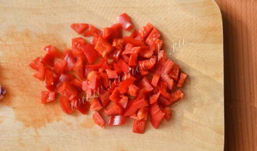 яичница со спаржей и вялеными помидорами