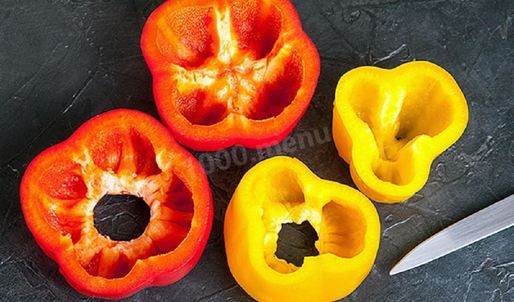 яичница в половинках перца