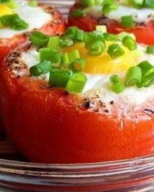 Яичница в помидорах