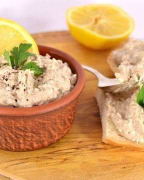 Закуска из рыбных консервов