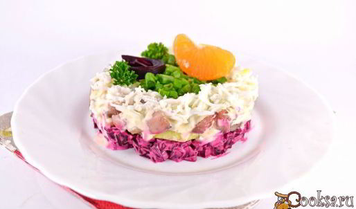 закуска из сельди со свеклой в сметанно-мандариновой заправке