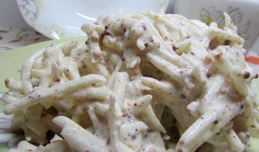 закуска из селедки с яблоками и сметаной