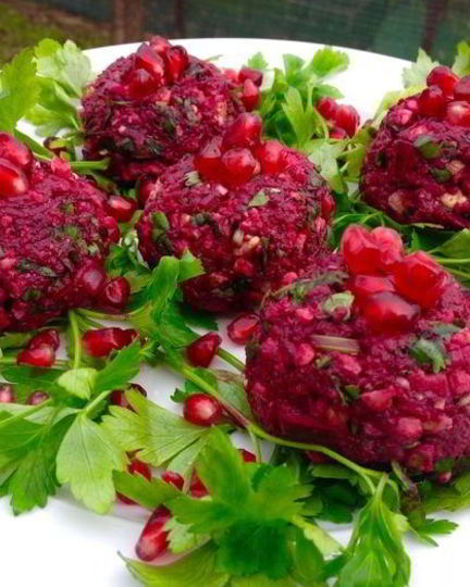 Рецепт закуски из свеклы, орехов и специй