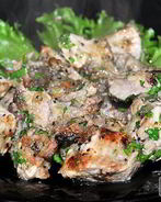 Запеченная свинина, маринованная в киви