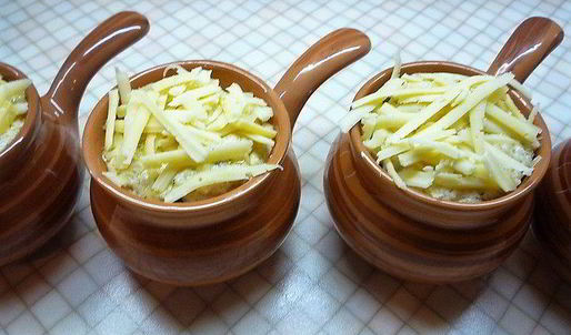 куриный жюльен с грибами и специями