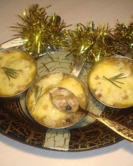 Рецепт жульена новогоднего со свининой и шампиньонами