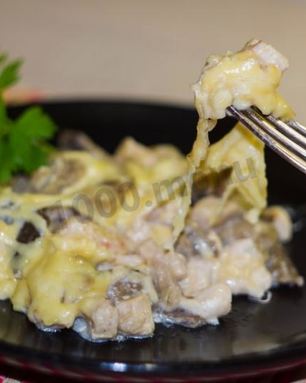 Жульен в мультиварке с курицей и грибами