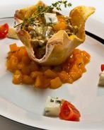 Жюльен из языка с абрикосовым чатни