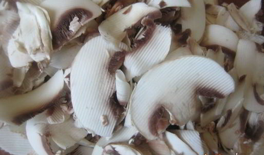 жюльен с курицей и грибами в булочке