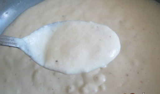 жюльен с курицей и грибами в булочке